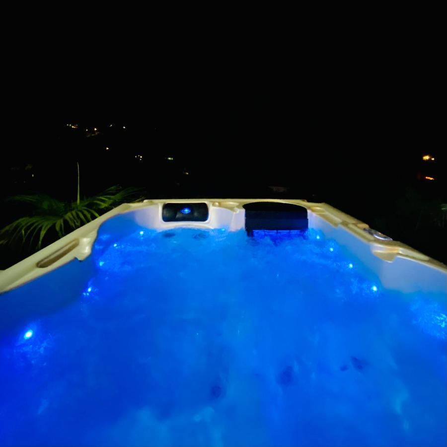 Ti Karet - Charmant Logement Avec Jacuzzi Et Vue Mer تير-دي-هوت المظهر الخارجي الصورة